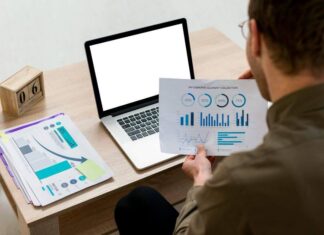 Mastering Business Intelligence: What an MBA in Analytics Can Do for Your Career Mastering Business Intelligence: What an MBA in Analytics Can Do for Your Career